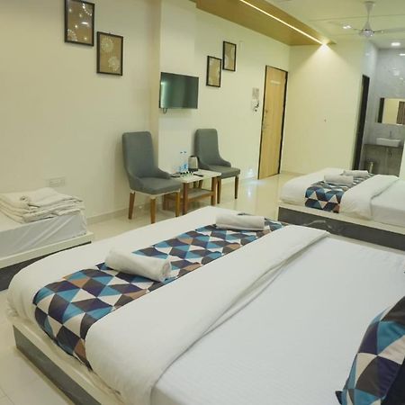Hotel Ayodhya Virpur Экстерьер фото