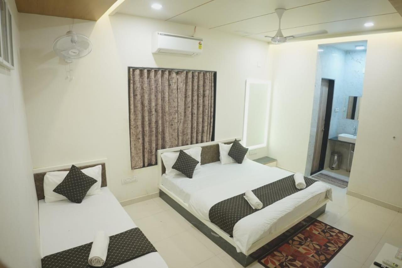 Hotel Ayodhya Virpur Экстерьер фото