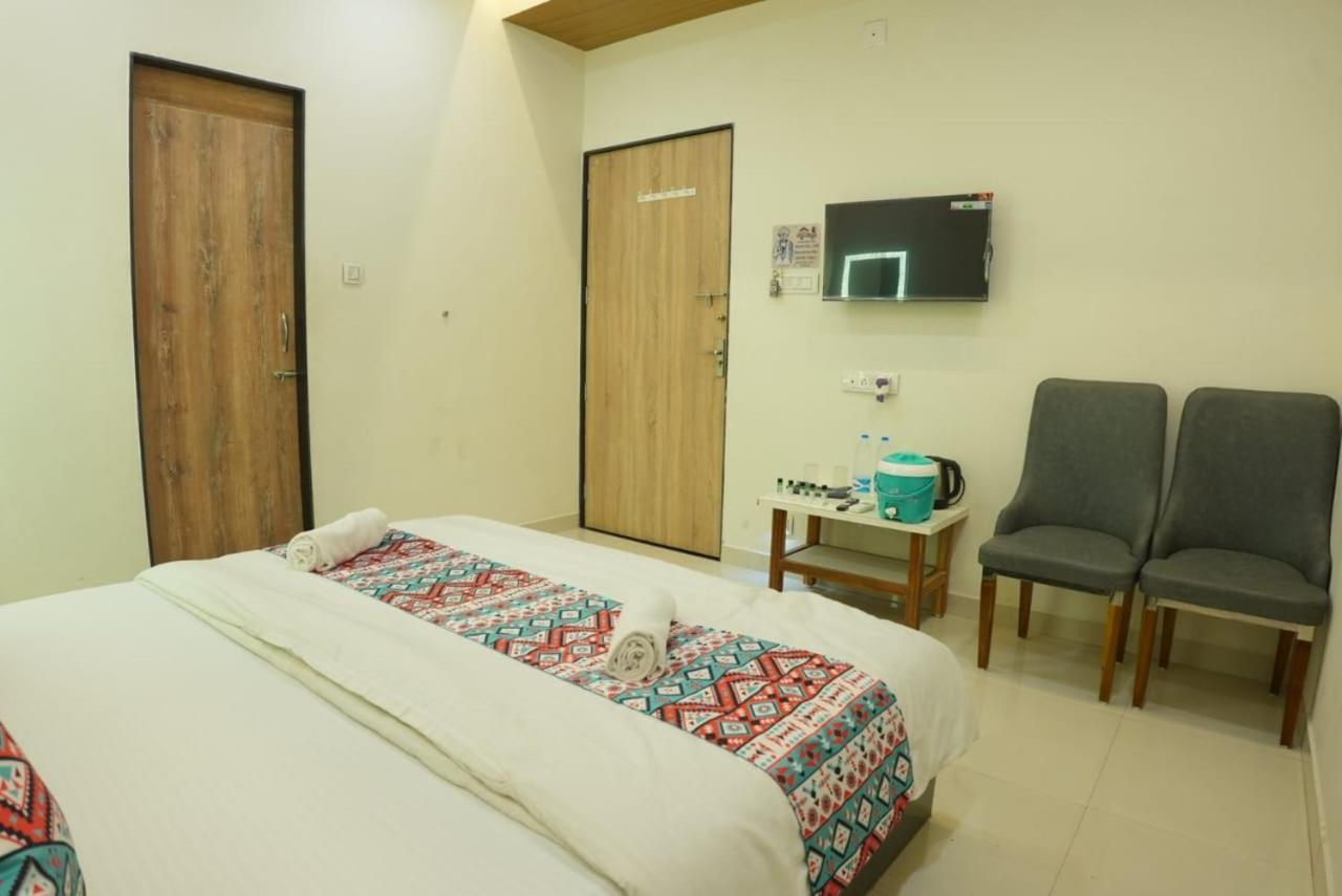 Hotel Ayodhya Virpur Экстерьер фото