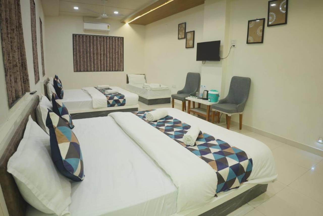 Hotel Ayodhya Virpur Экстерьер фото